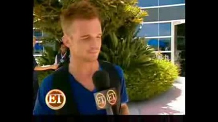 Interview Kristen Stewart,  Robert Pattinson,  Cam Gigandet,  Edi Gathegi and Rachelle Lefevre.avi