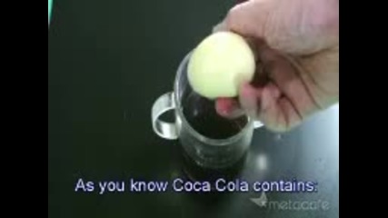 Какво става като сложим яйце в Coca Cola !!! 