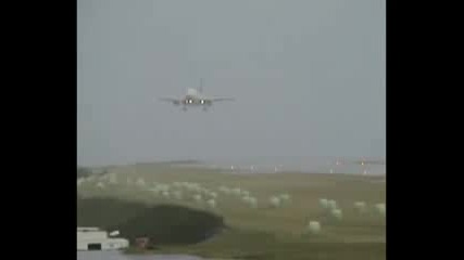 Airbus A320 and A310 Landing at Crosswind
