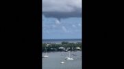 ФЕНОМЕН: Водно торнадо се разрази край бреговете на Флорида (ВИДЕО)