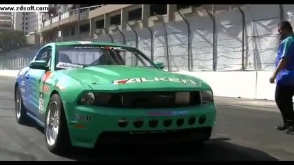 Ford Mustang drifting