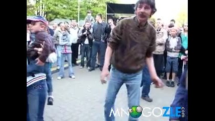 Странни танци