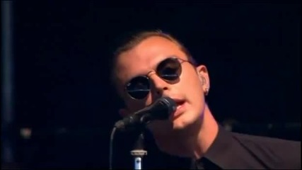 Hurts - Wonderful Life [live at V Festival 2011]