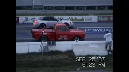 Duramax Diesel Drag Racing a Mustang