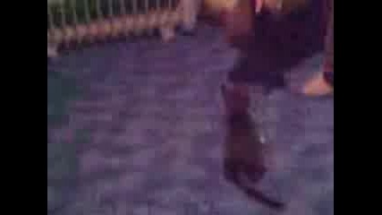 Лудата Котка Китаеца Неиздаржа