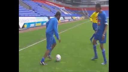 Jay Jay Okocha - Reverse Flick / Over Ossie Flick