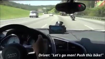 audi R8 vs 2 bikes