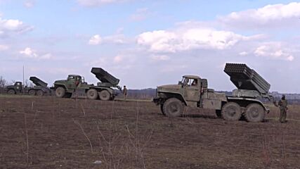 DPR: Footage of Russian multiple rocket launcher systems ‘Grad’ firing in Maryinsky region