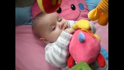 Ники се напъва.avi
