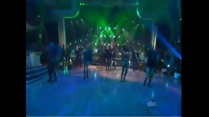 Miley - Can t Be Tamed [live]