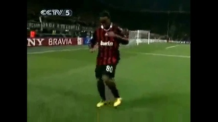 Ronaldinho - Помпа Кючек 