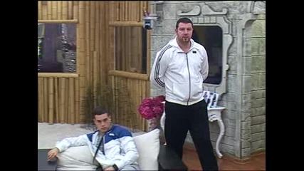 Big Brother 2012 - Тази камера нещо иска да ми каже