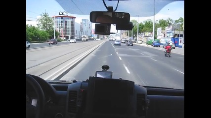 Унгарски шофьор на линейка заснема с камера по какъв начин се кара в спешен случай