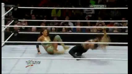 Kaitlyn vs Eve Torres - Divas Championship