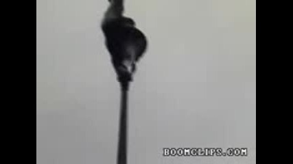 Тоя е доста добър във футбола 