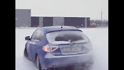Страхотен Дрифт на сняг със Subaru Impreza Wrx
