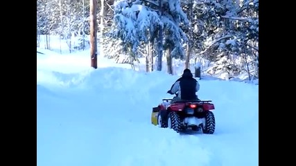 Чистене на сняг с атв - Suzuki Eiger 400