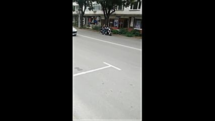 Неспазване закона за движения по пътищата