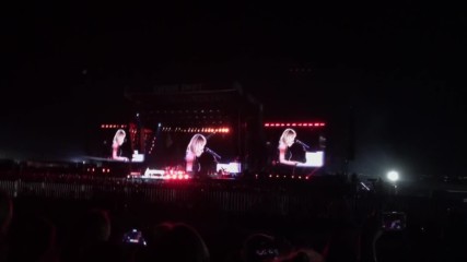На живо от Формула 1! Taylor Swift - Sparks Fly