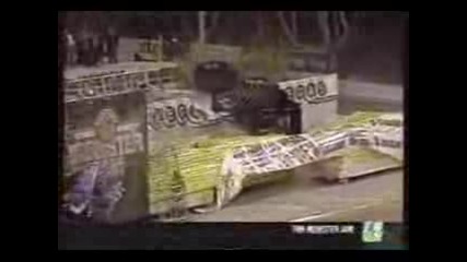Блъскания С Monster Trucks