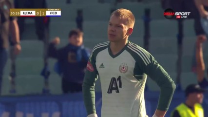 Левски поведе на ЦСКА след автогол