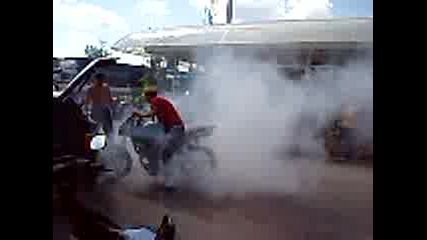 Yamaha 250 Burnout