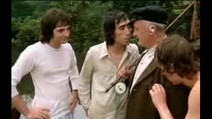 Смях до скъсване!les Bidasses en Folie (1971) #2