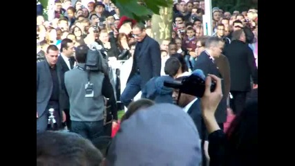 Откриването на статуята в чест на звездата Жан - Клод Ван Дам