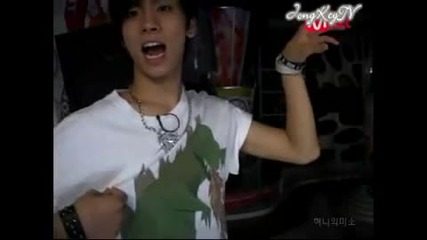 Jongkeymoment # 27 - Dorky Couple
