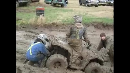 Yamaha Grizzly 700 in mud 
