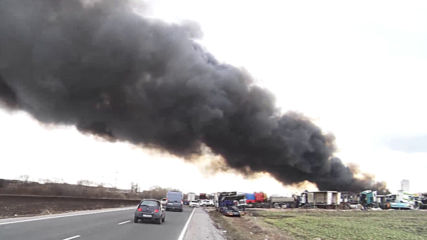 Пожар горя в автоморга в Ямбол