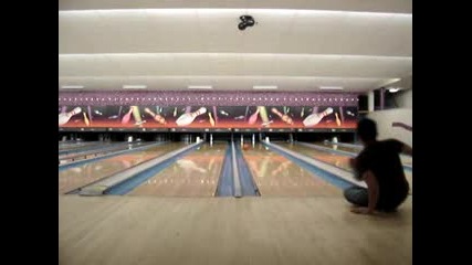 very impressive bowling trick shot 