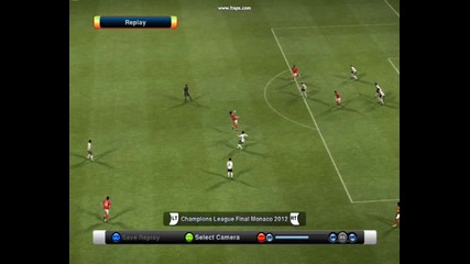 Pro Evolution Soccer 2012 - Странична ножица