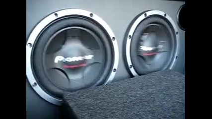 Дай ми два Pioneera