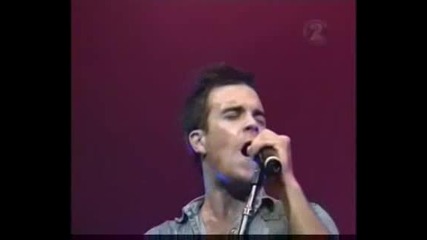 Robbie Williams - Angels (live in Aukland 2001)