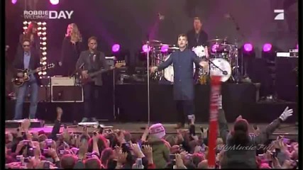 Robbie Williams - Feel Live in Berlin 2009 