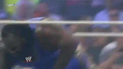 Mark Henry Breaks Big Show Leg