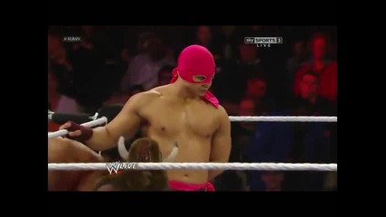 Wwe Monday Night Raw 7th Oct 2013 Los Matadores And El Torito Vs 3mb - Първична Сила