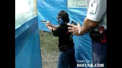 6 - годишено хлапе на стрелбище