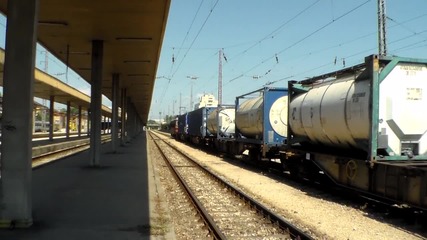 43 518 с товарен влак