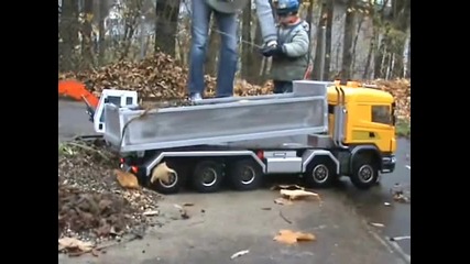 Excavating Machine Load Scania 