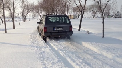 Cherokee Xj в 60 сантиметра сняг