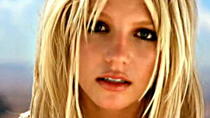 (превод) Britney Spears - I'm Not A Girl, Not Yet A Woman
