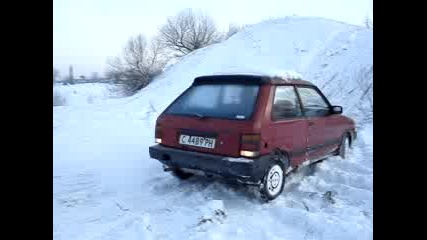 Subaru Justy 4x4 Качване Баир