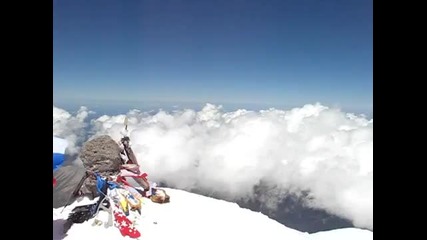 Величественна гледка от връх Елбрус!