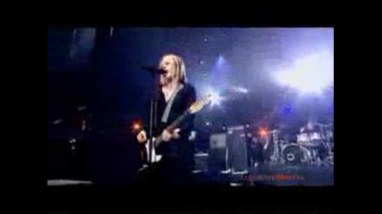 Avril Lavigne - Take Me Away (live)