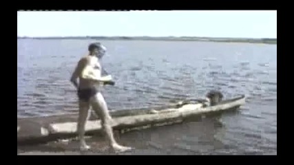 смешни хора падащи от лодки 