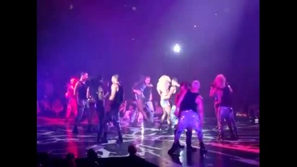 Britney Spears - Trouble For Me на живо F F T 24.6.11