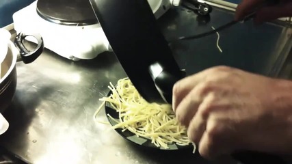 Взривоопасни спагети по Шведски (само за майстор-готвачи)