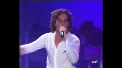 Un Amor Que Viene Y Va - David Bisbal (en concierto)